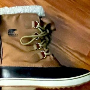 Sorel Mens 1964 PAC Nylon Winter Boot         LIKE NEW .firm $75. Thanks